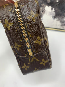 Louis Vuitton Trousse 23