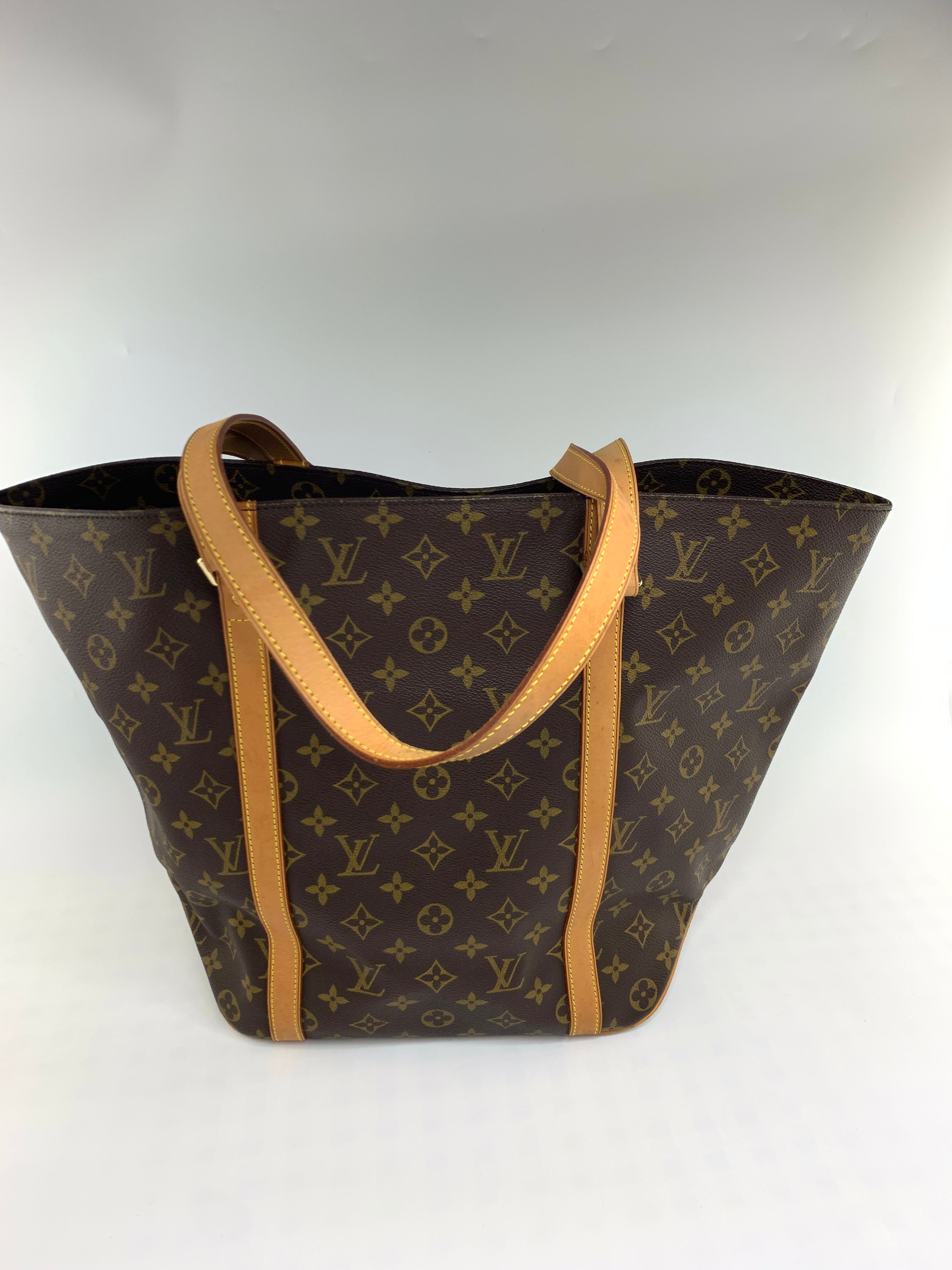 Louis Vuitton Sac Shopper  Tote