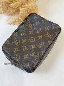 Louis Vuitton Trousse 18