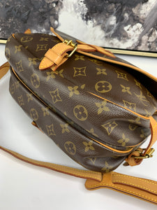 Louis Vuitton Saumur 30