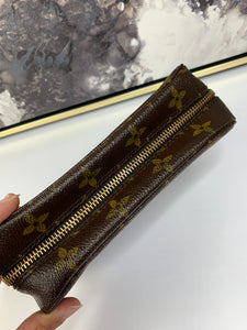 Louis Vuitton Trousse 18