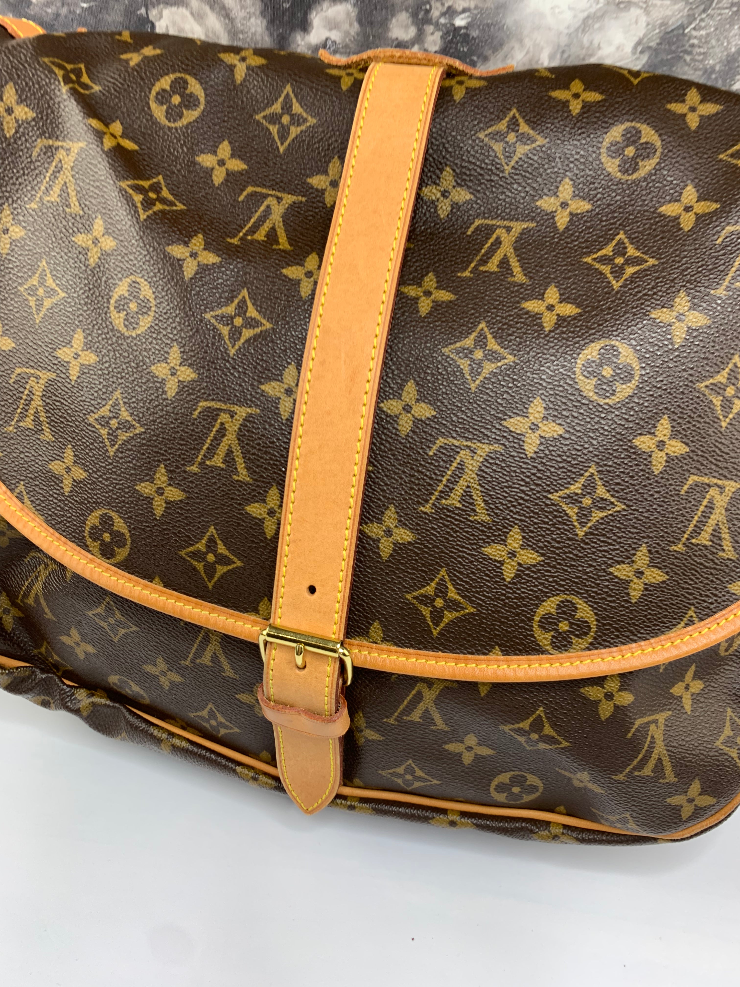 Louis Vuitton Saumur 35