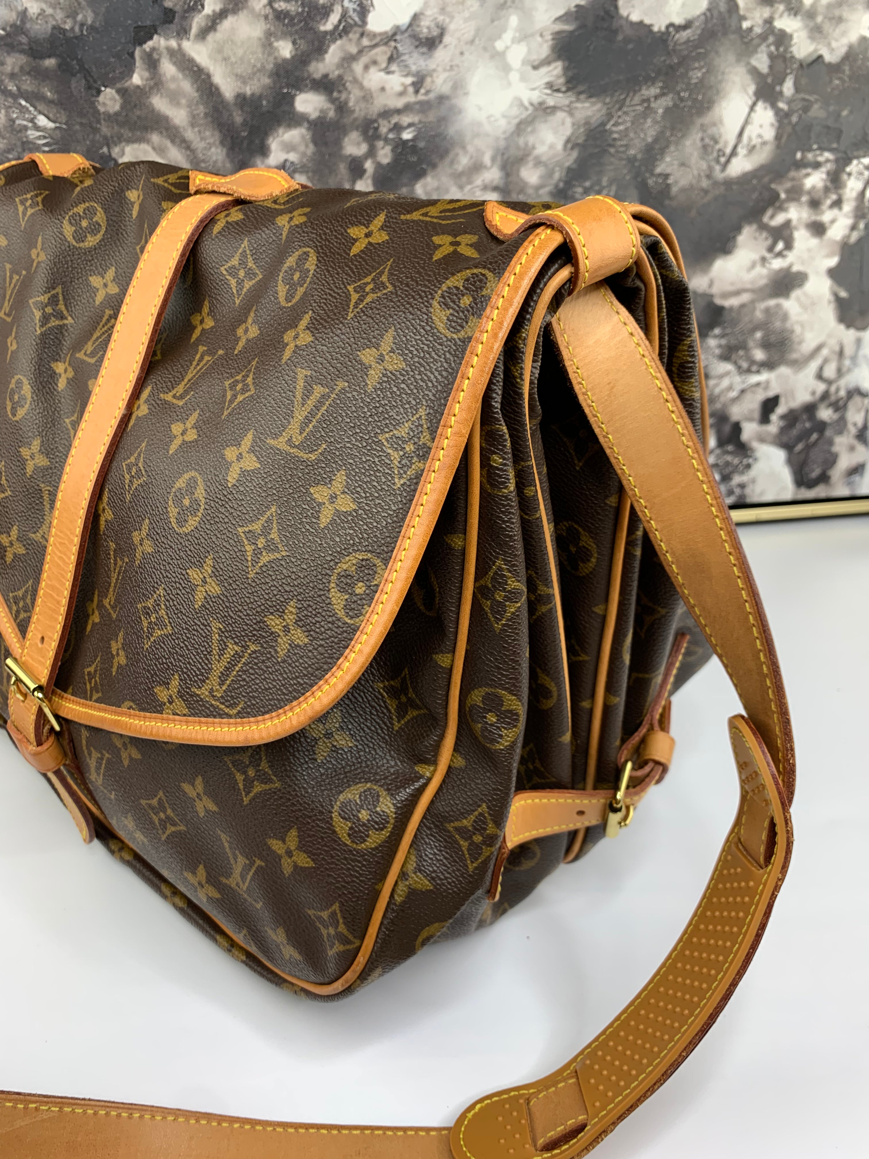 Louis Vuitton Saumur 35