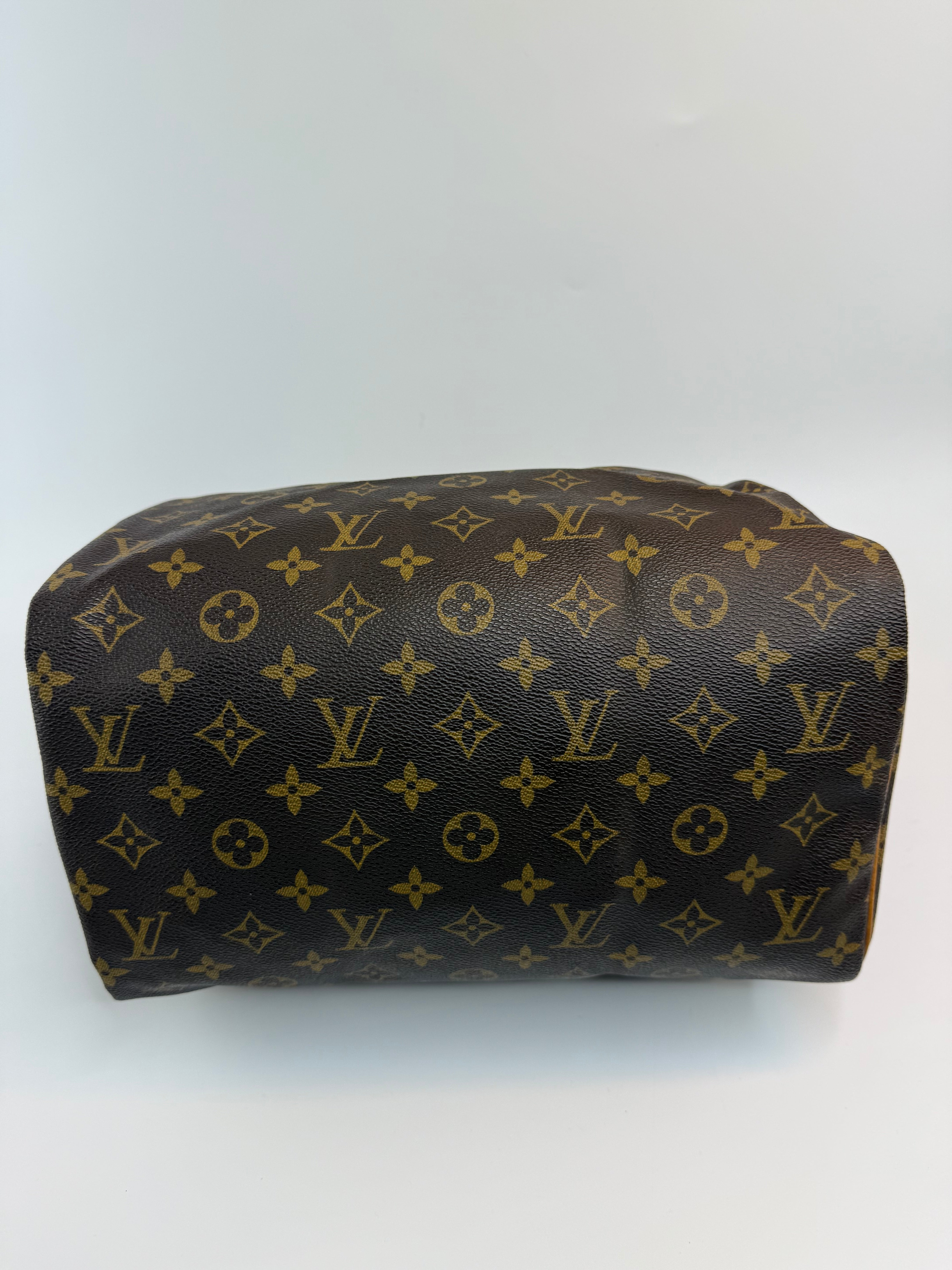 Louis Vuitton Speedy 30