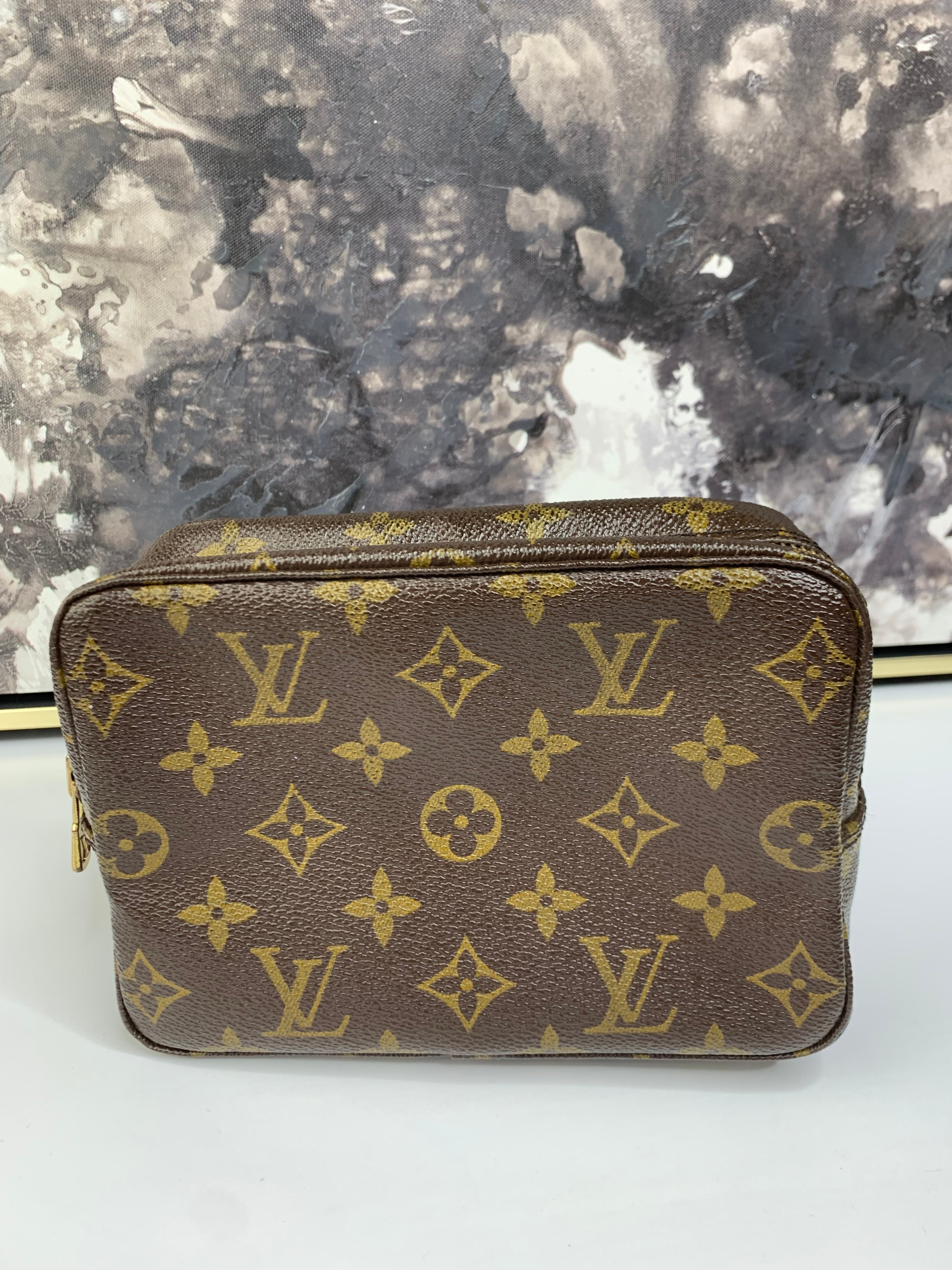 Louis Vuitton Trousse 18