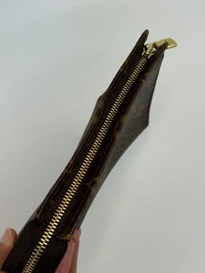 Louis Vuitton Toiletry 15