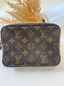 Louis Vuitton Trousse 18