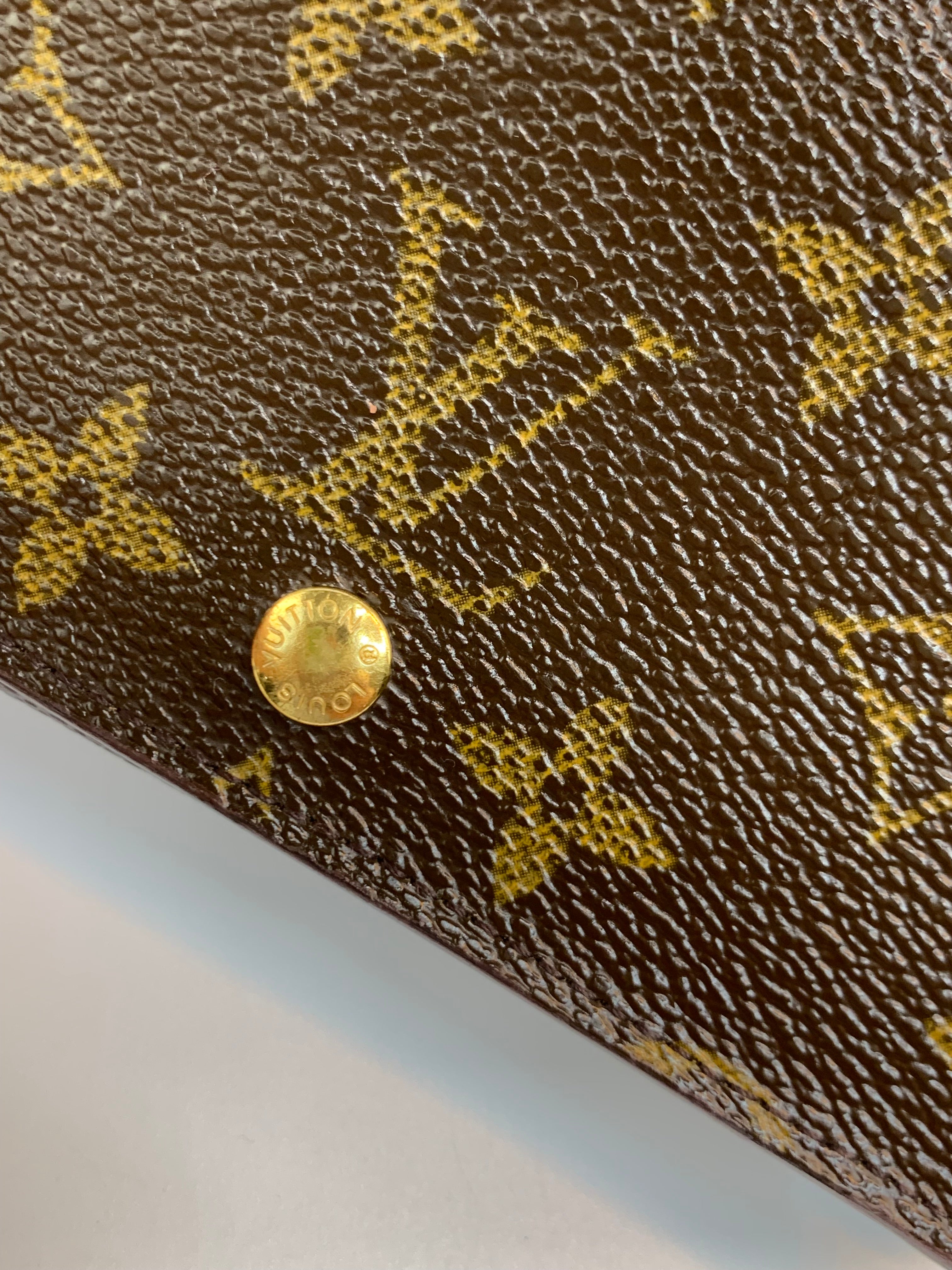 Louis Vuitton Short Wallet