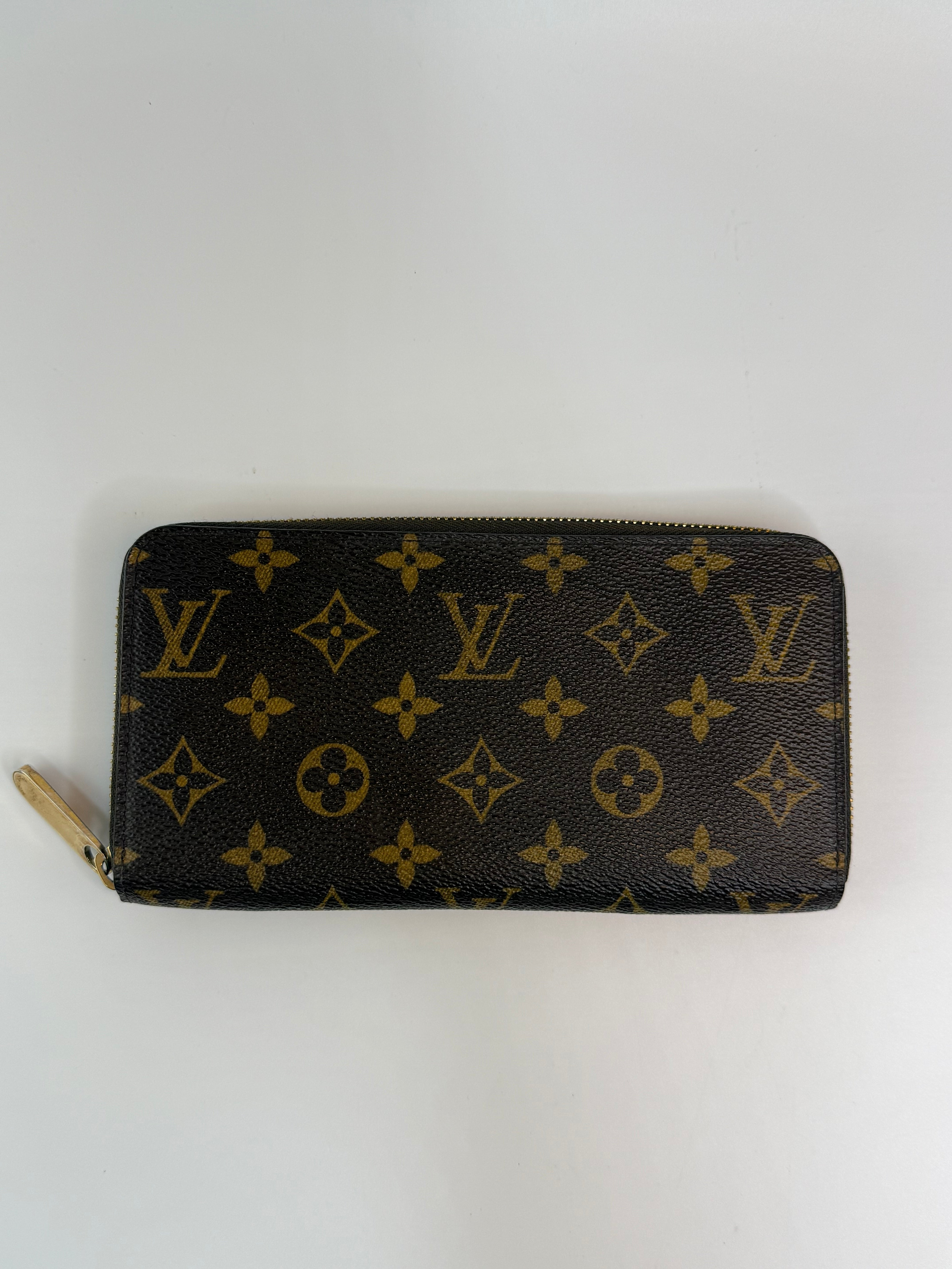 Louis Vuitton Zip Around Wallet