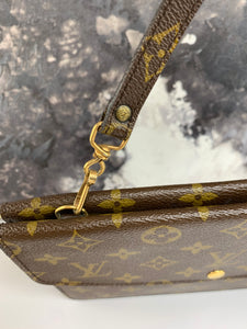 Louis Vuitton Double Rabat