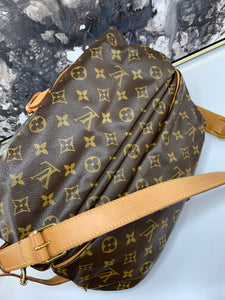 Louis Vuitton Saumur 35