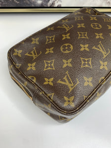 Louis Vuitton Trousse 23