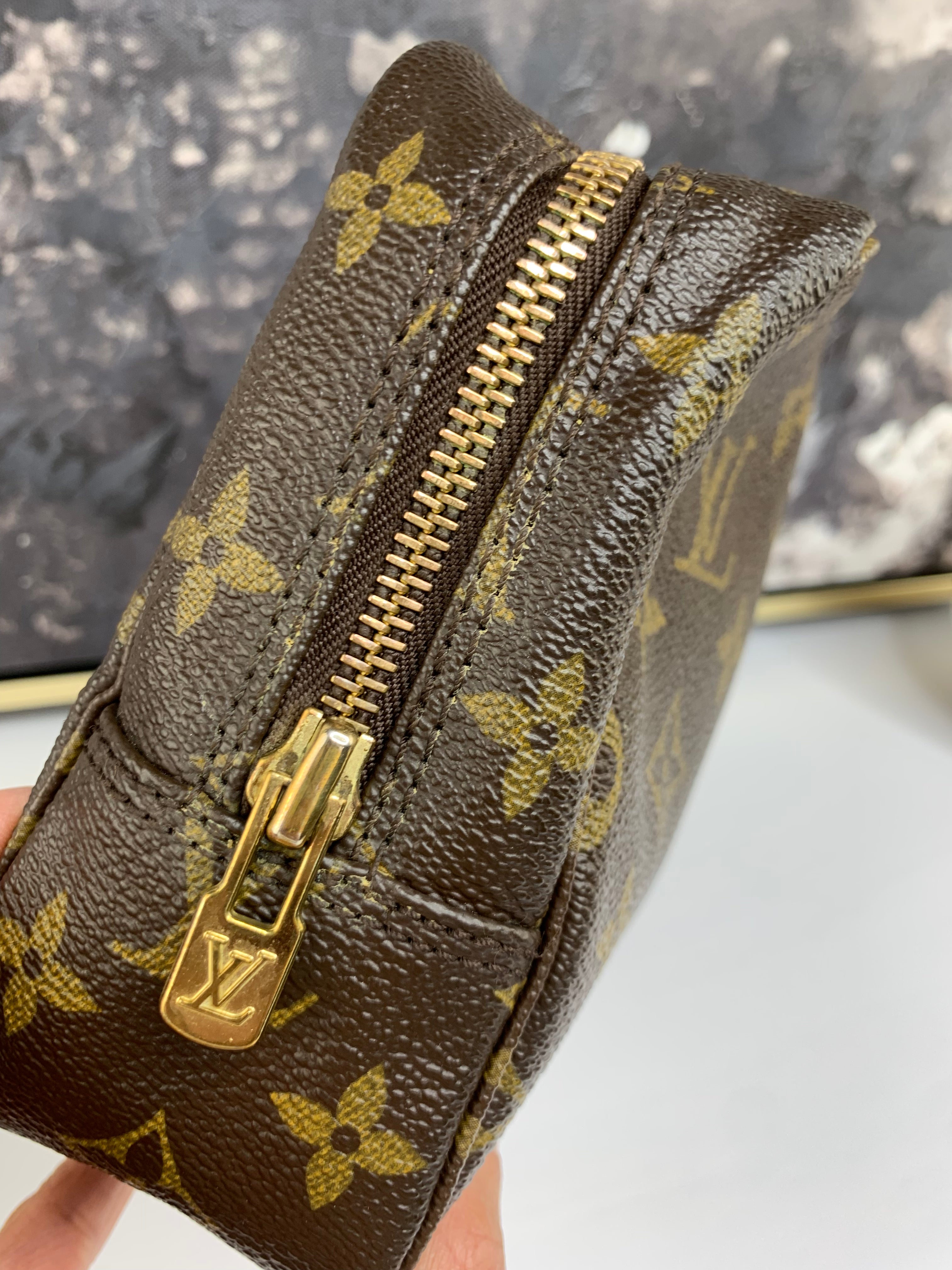 Louis Vuitton Trousse 23