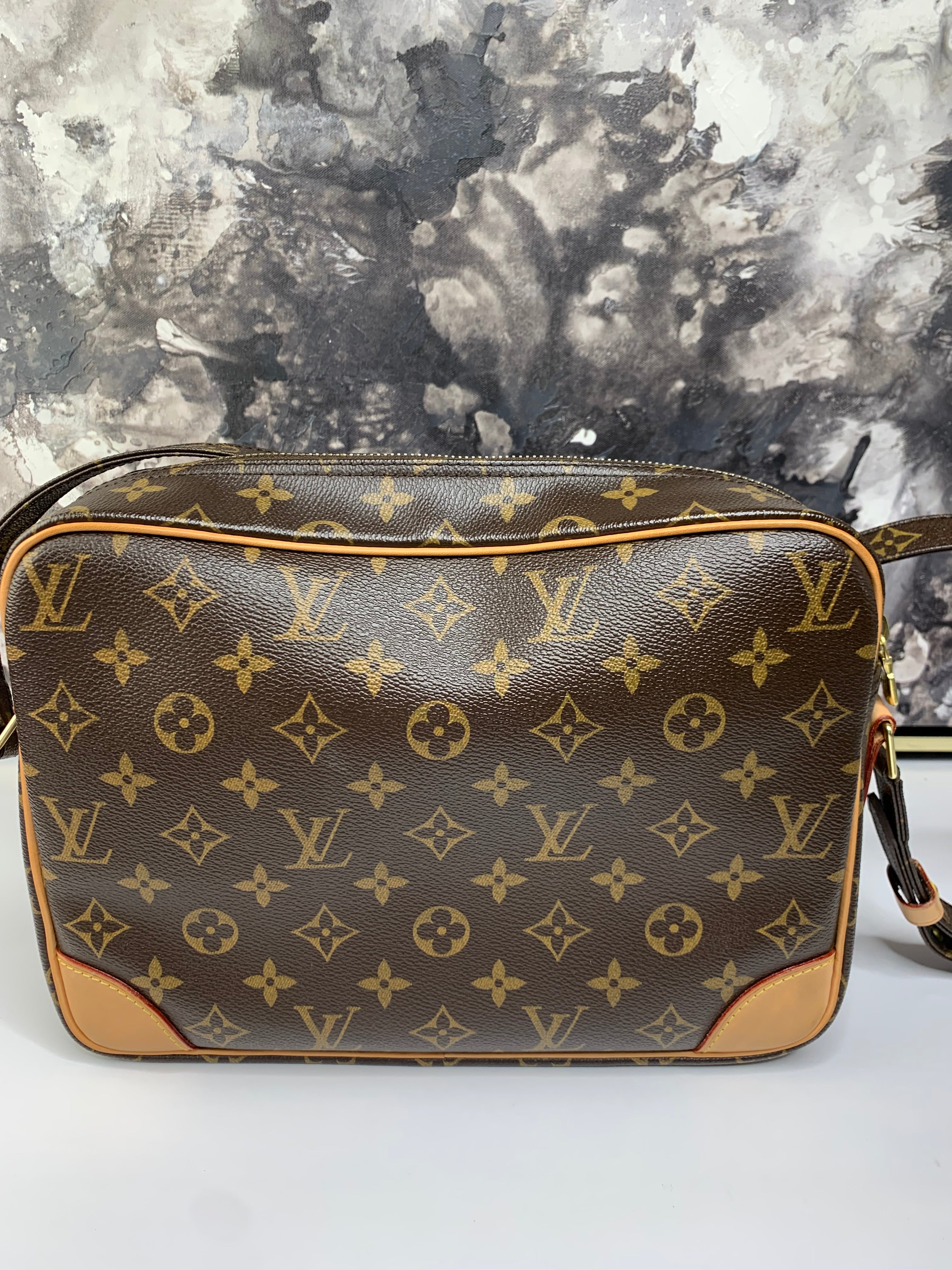 Louis Vuitton Nile MM