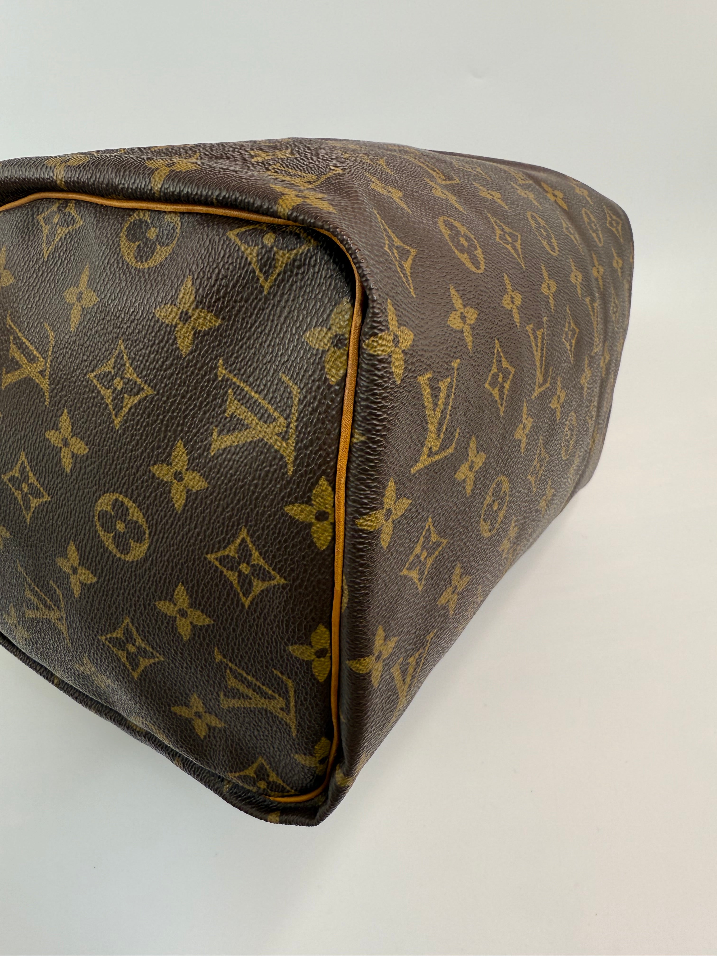 Louis Vuitton Speedy 30