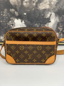 Louis Vuitton Trocadero 23 Crossbody yourvintagelvoe