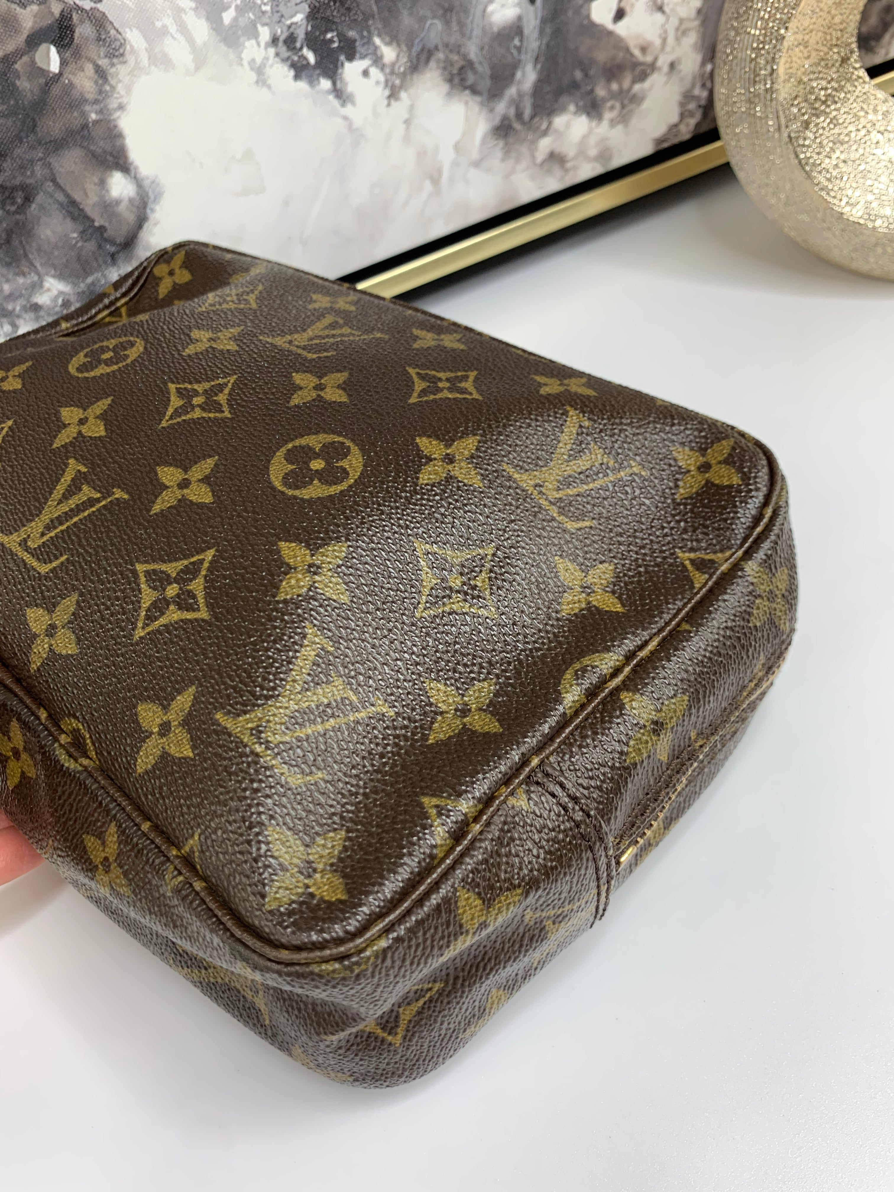 Louis Vuitton Trousse 23