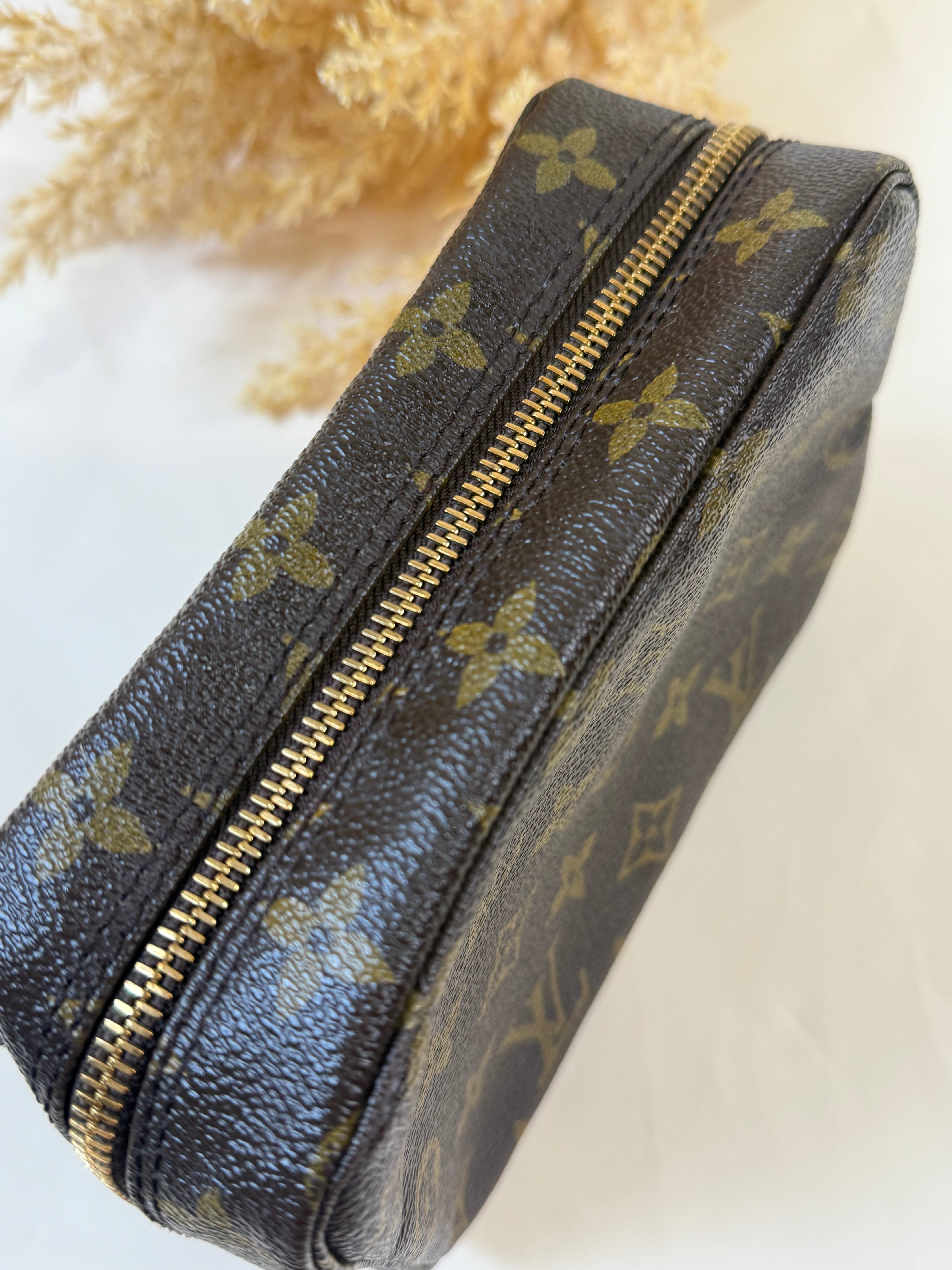 Louis Vuitton Trousse 18