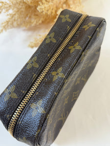 Louis Vuitton Trousse 18