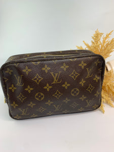 Louis Vuitton Trousse 23