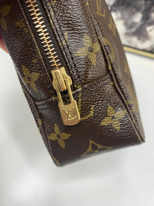 Louis Vuitton Trousse 23