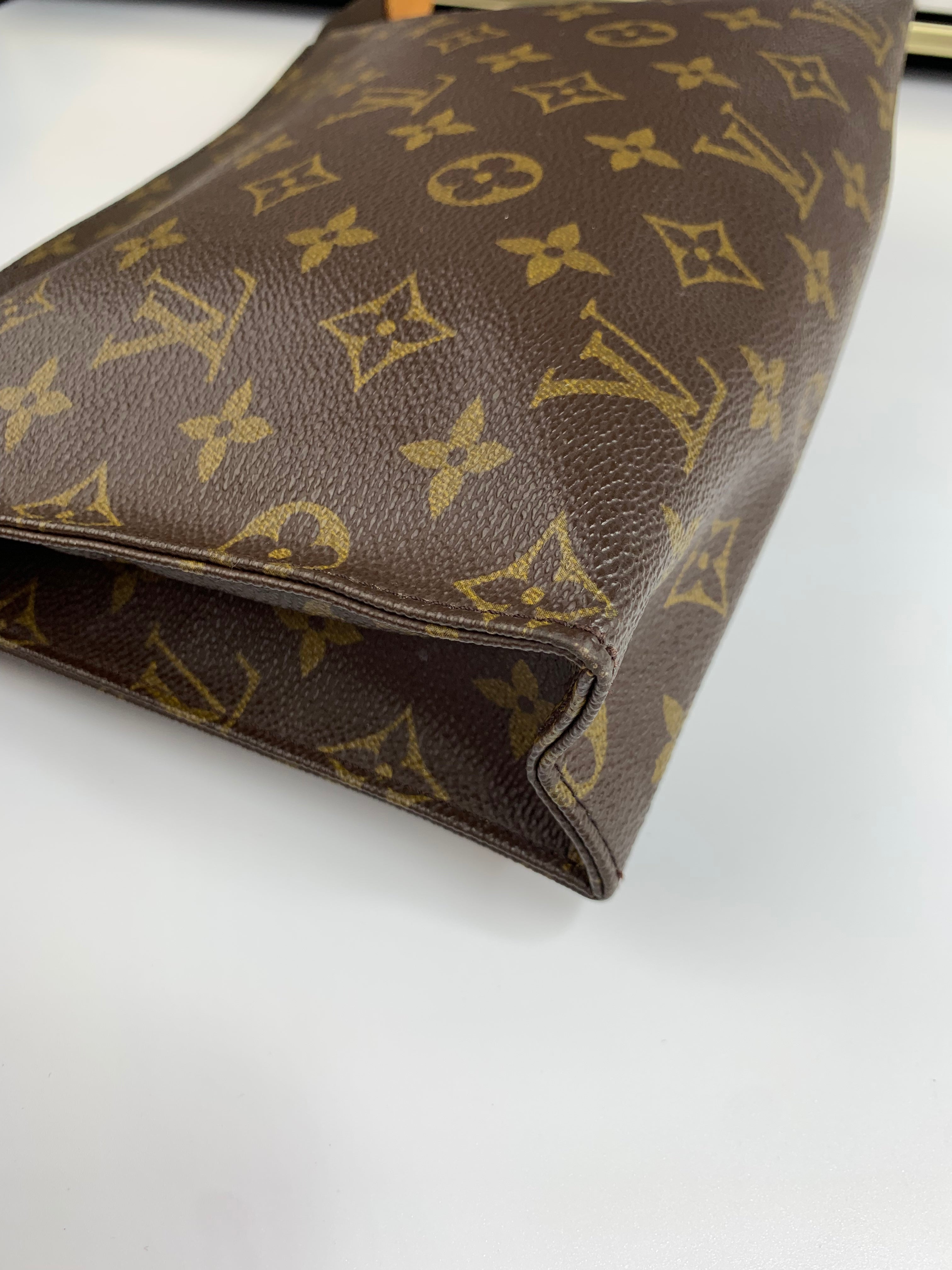 Louis Vuitton Toiletry 26