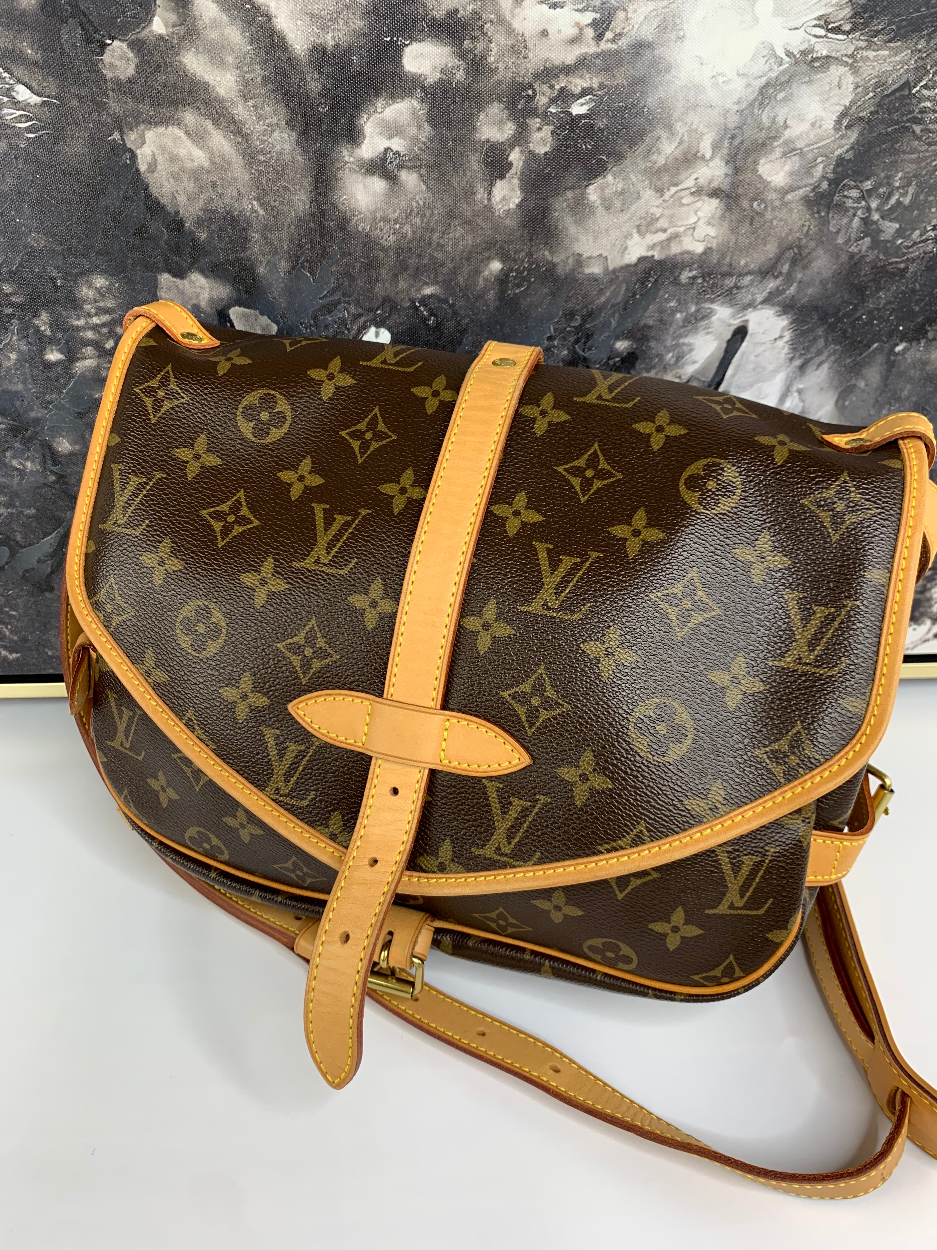 Louis Vuitton Saumur 30