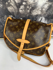 Louis Vuitton Saumur 30