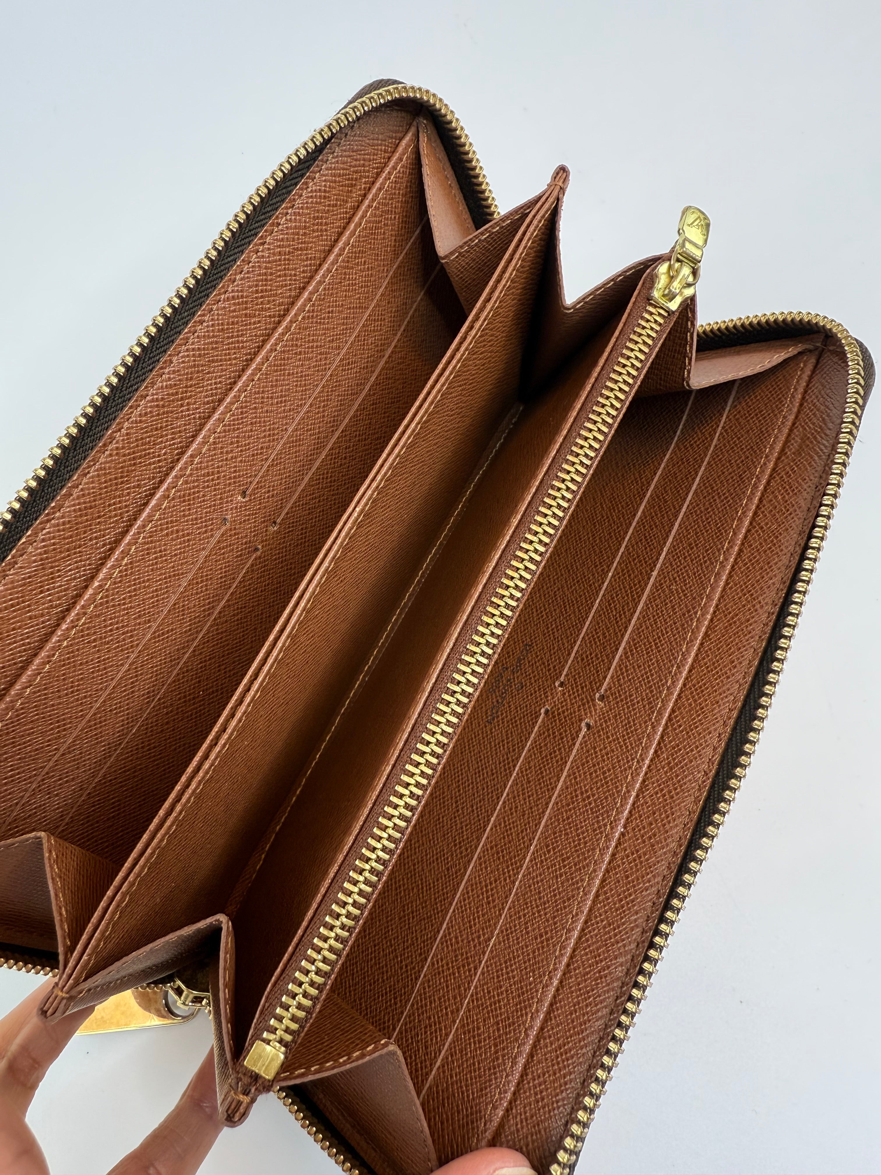 Louis Vuitton Zip Around Wallet