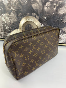 Louis Vuitton Trousse 28