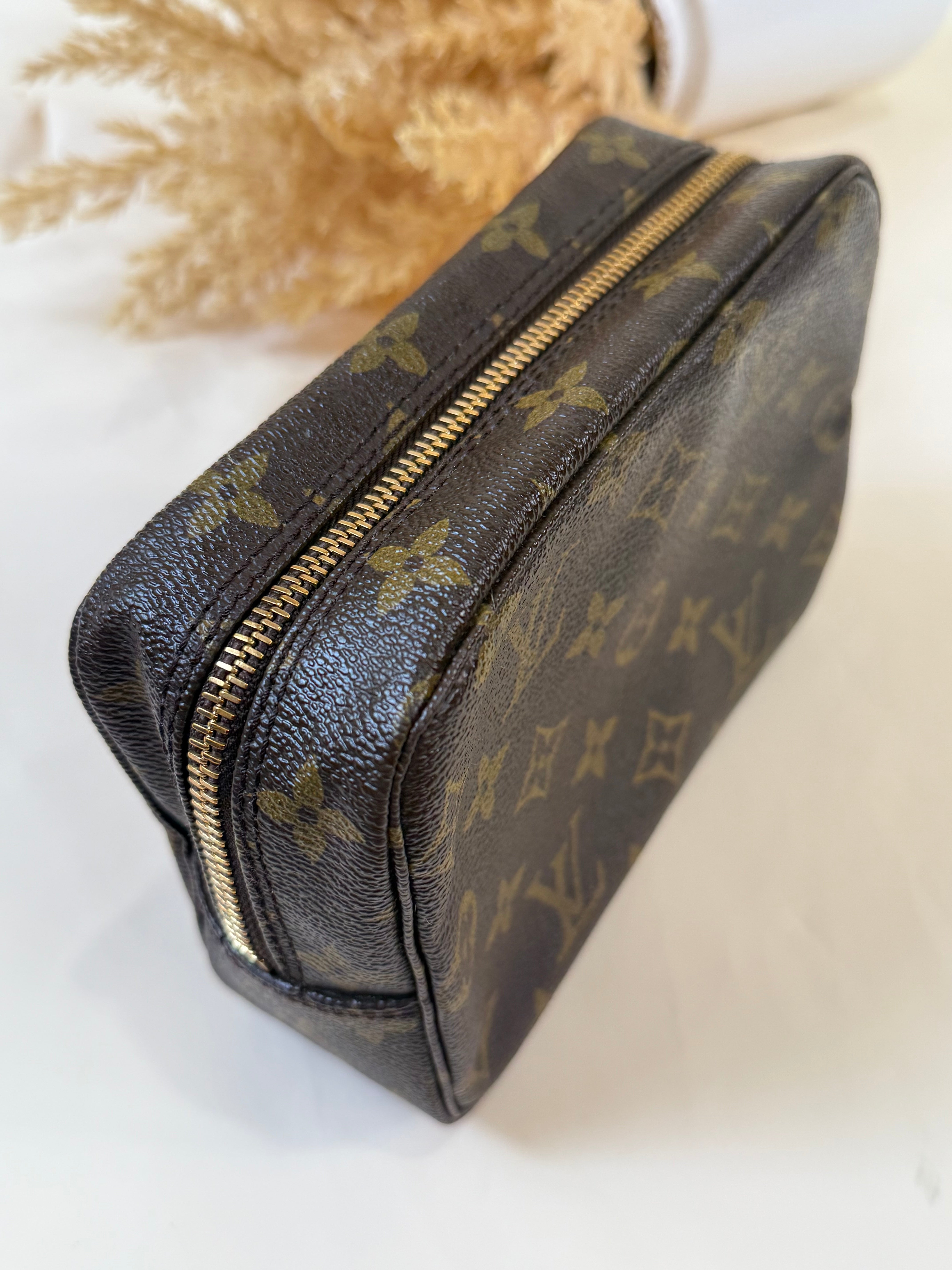 Louis Vuitton Trousse 18