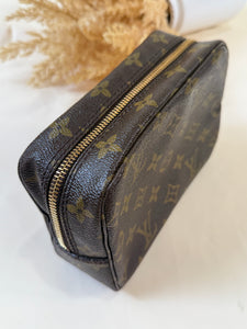 Louis Vuitton Trousse 18
