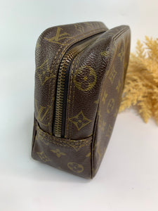 Louis Vuitton Trousse 28
