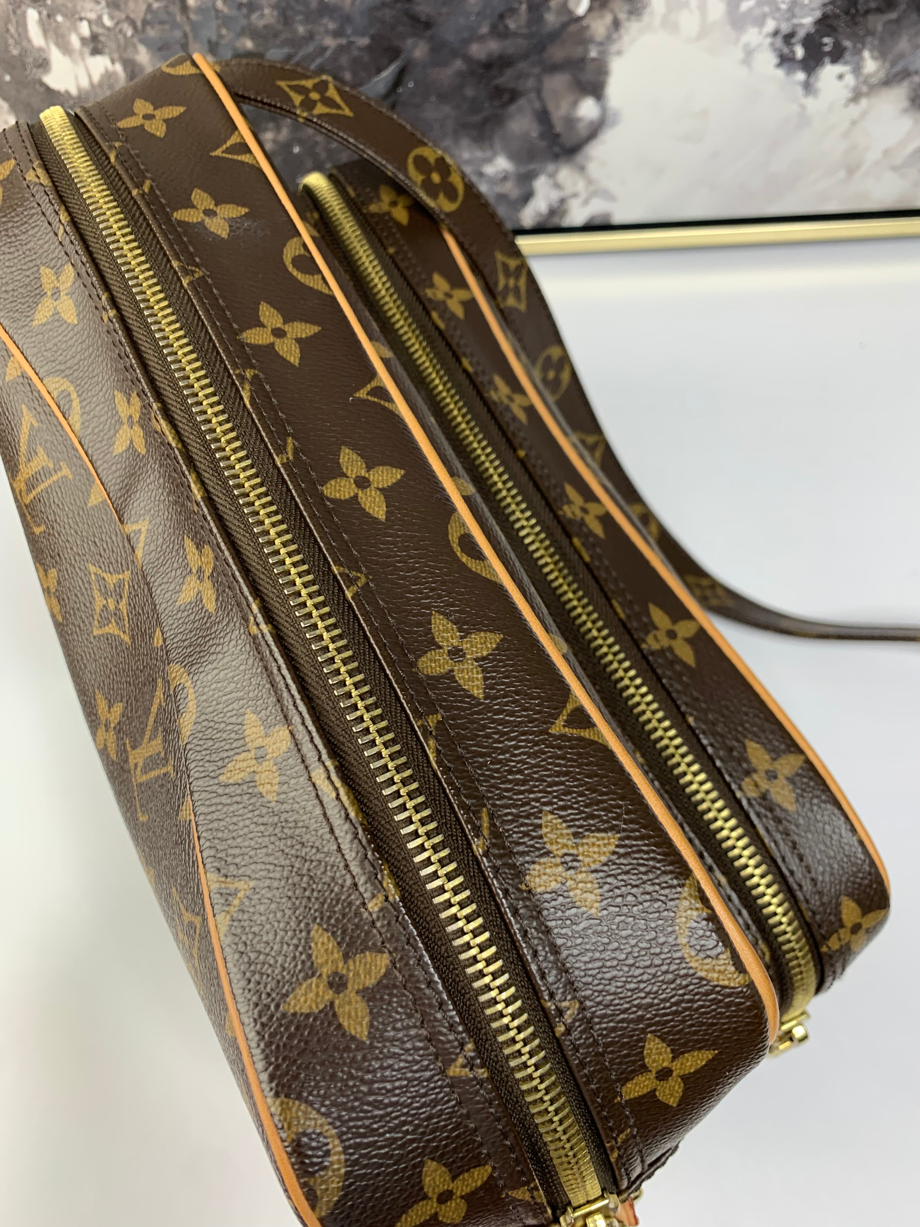 Louis Vuitton Nile MM