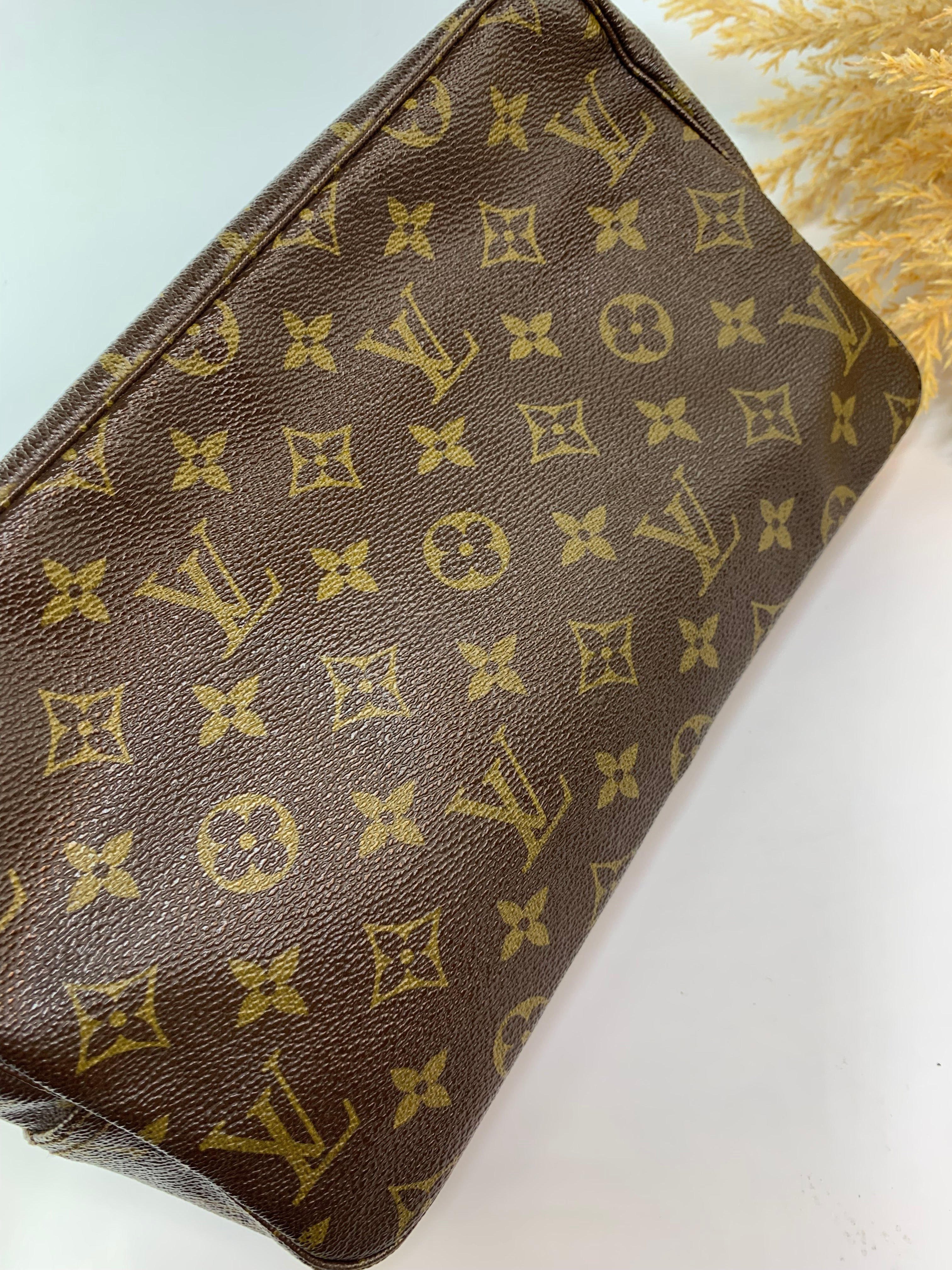 Louis Vuitton Trousse 28