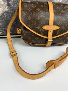 Louis Vuitton Saumur 30