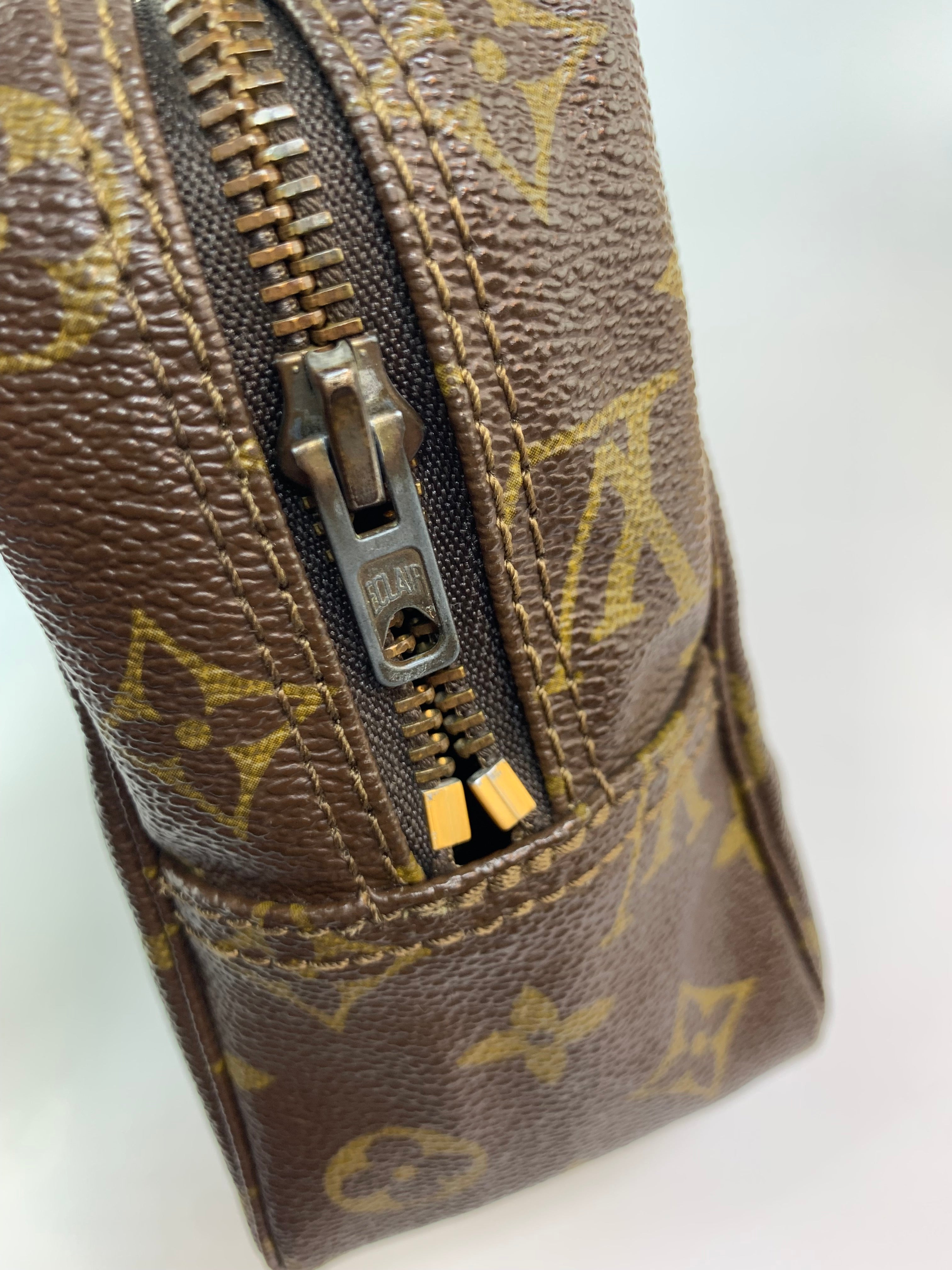 Louis Vuitton Trousse 28