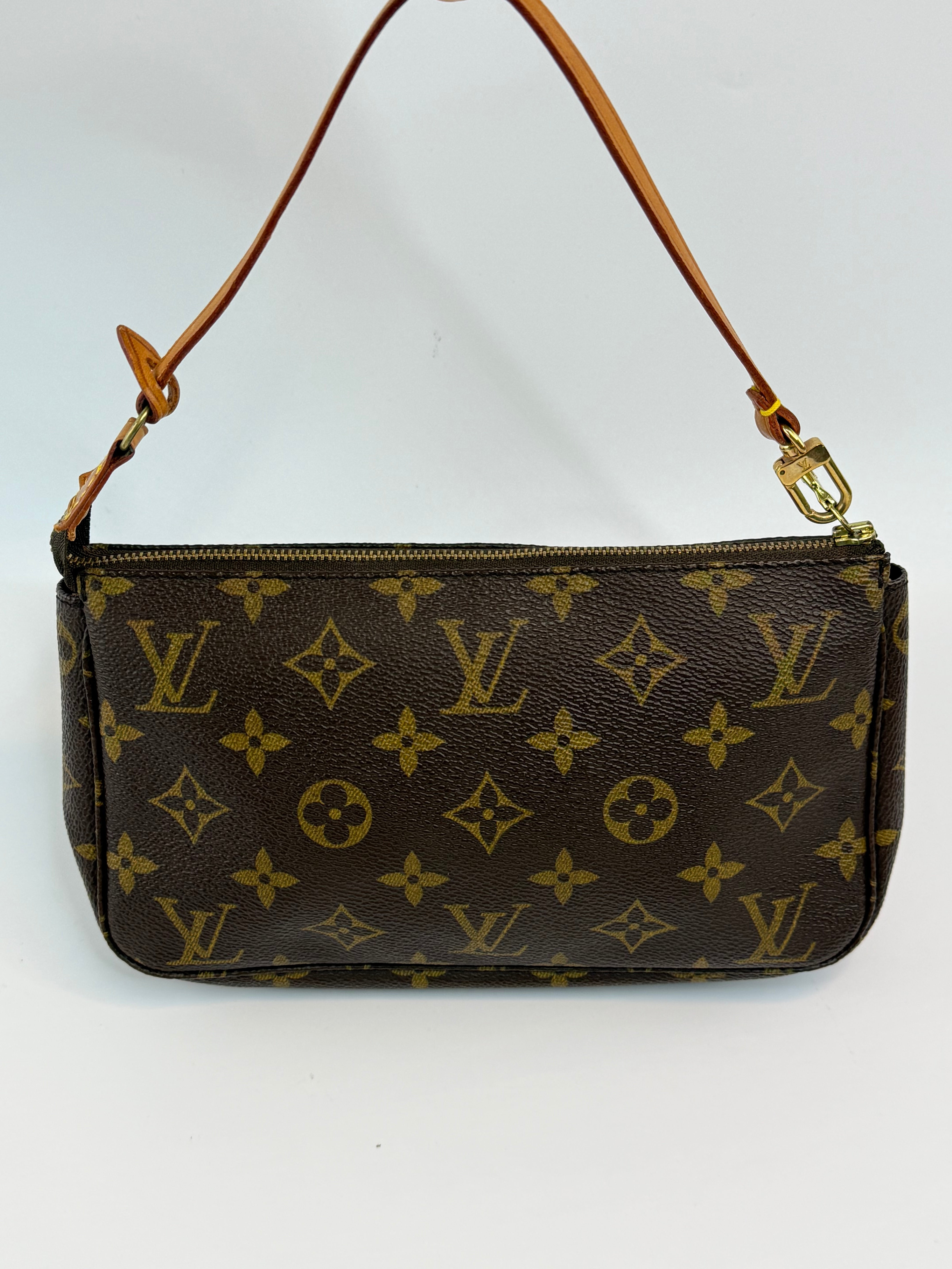 Louis Vuitton Pochette Accessories