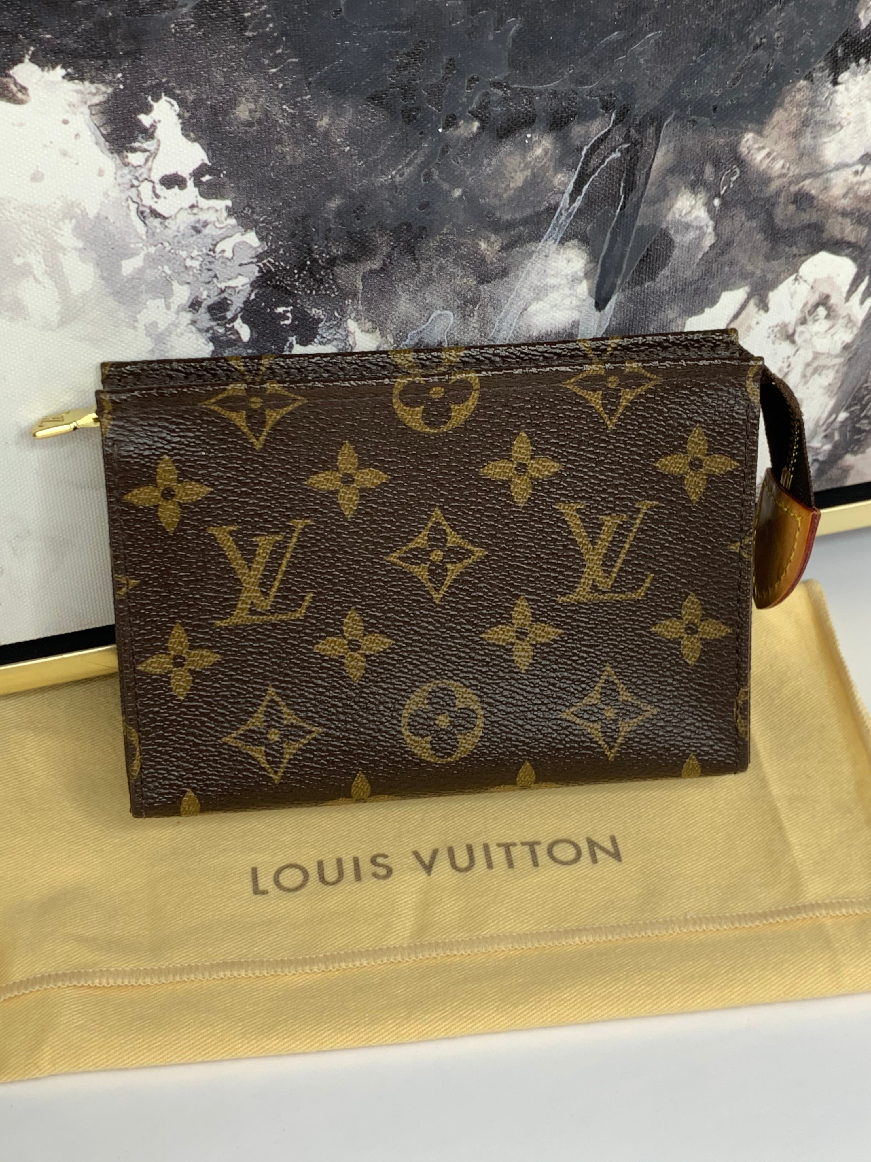 Louis Vuitton Toiletry 15