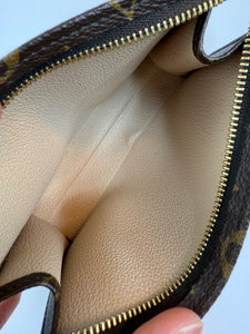 Louis Vuitton Toiletry 15
