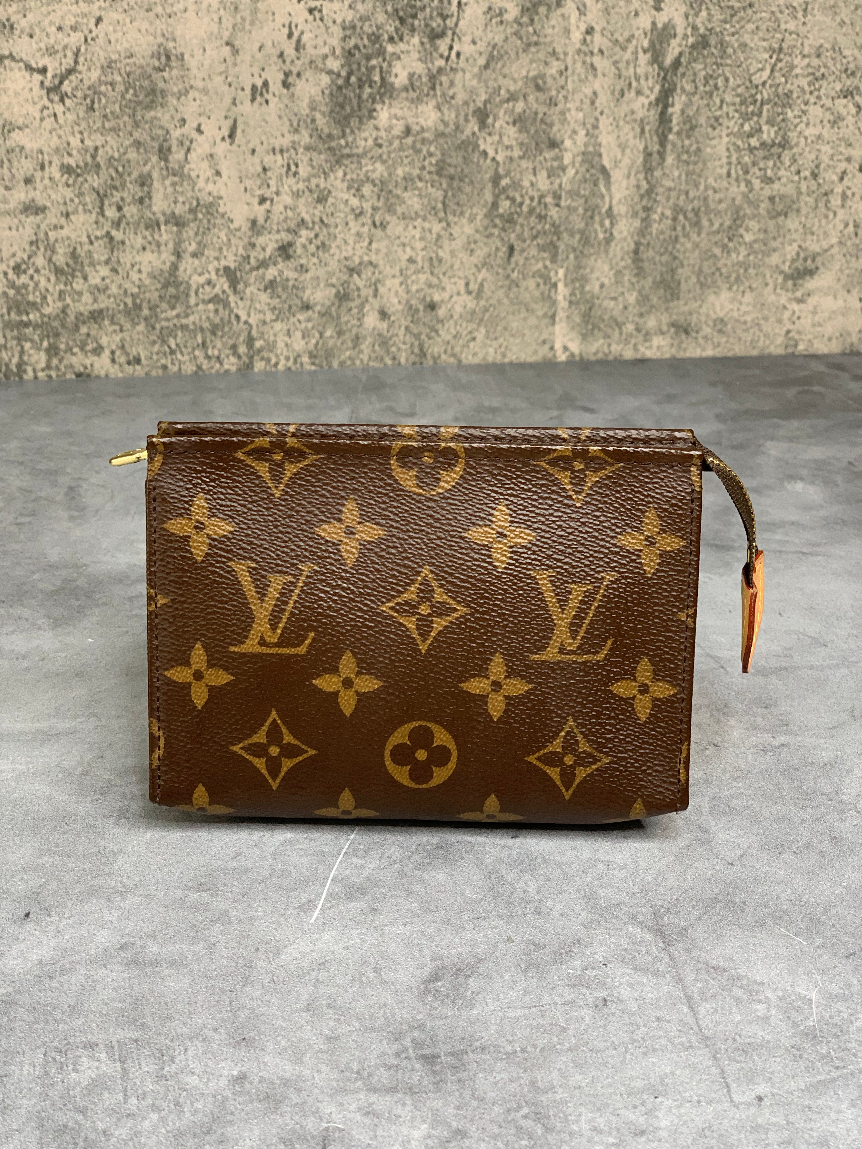 bag insert for lv toiletry pouch 15