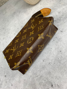 Louis Vuitton Toiletry 15