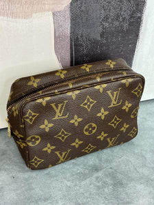 Louis Vuitton Trousse 18