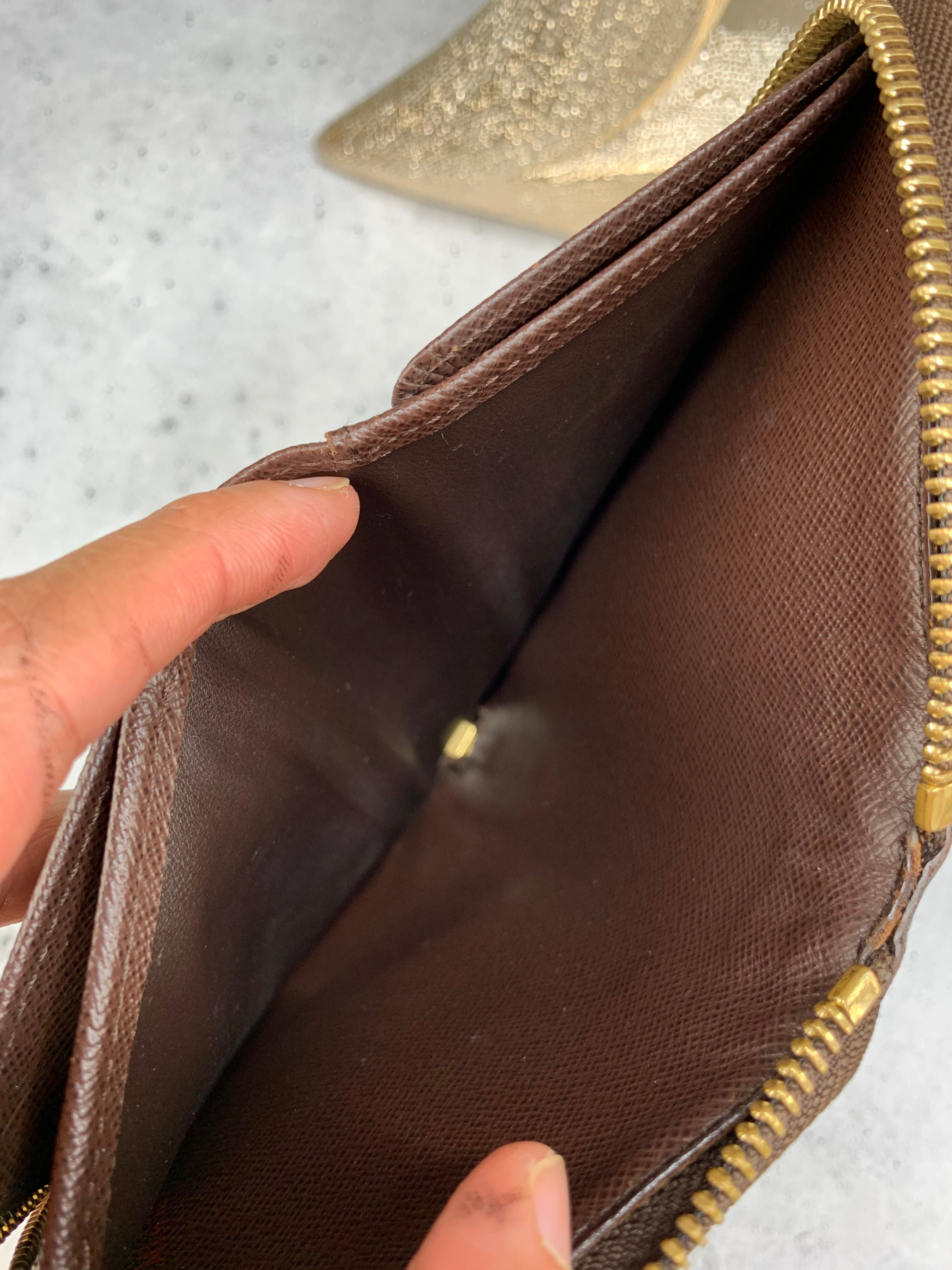 Louis Vuitton Short Zippy Wallet