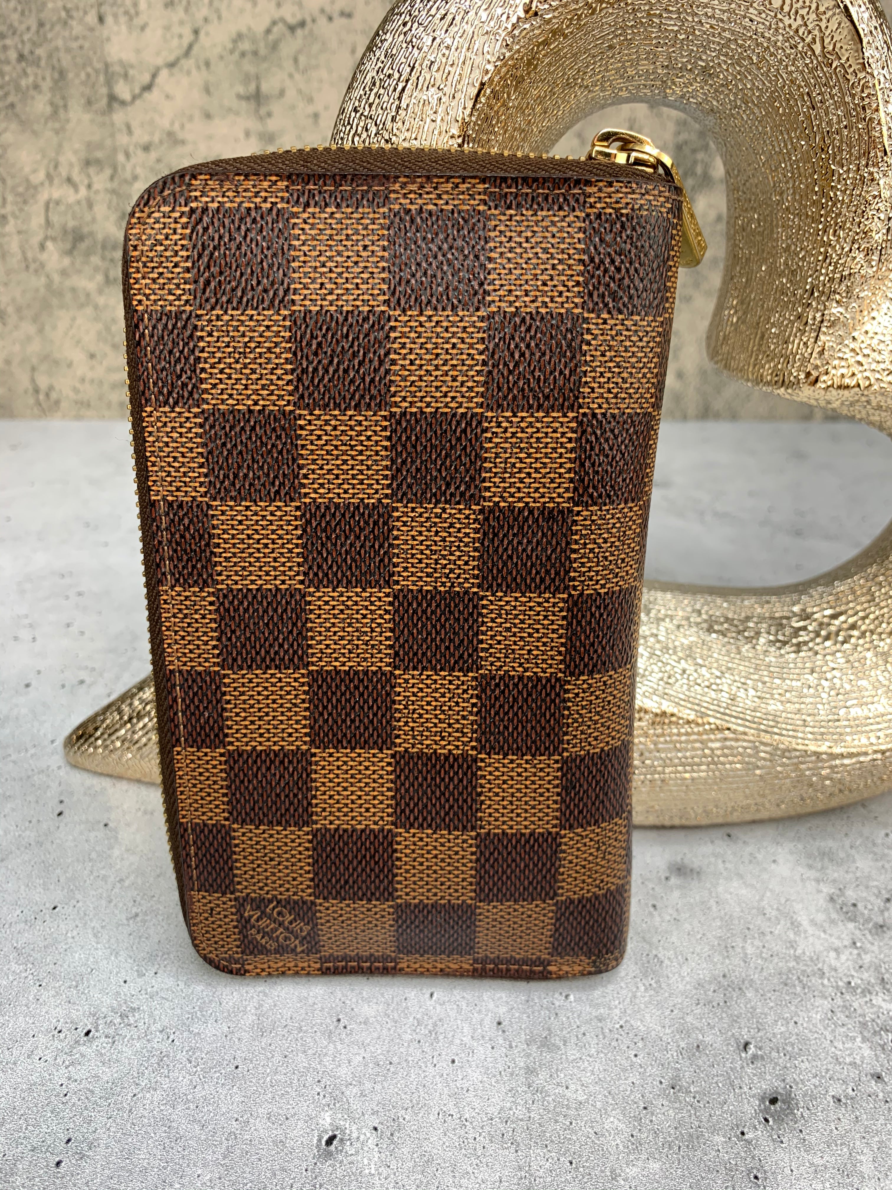 Louis Vuitton Short Zippy Wallet