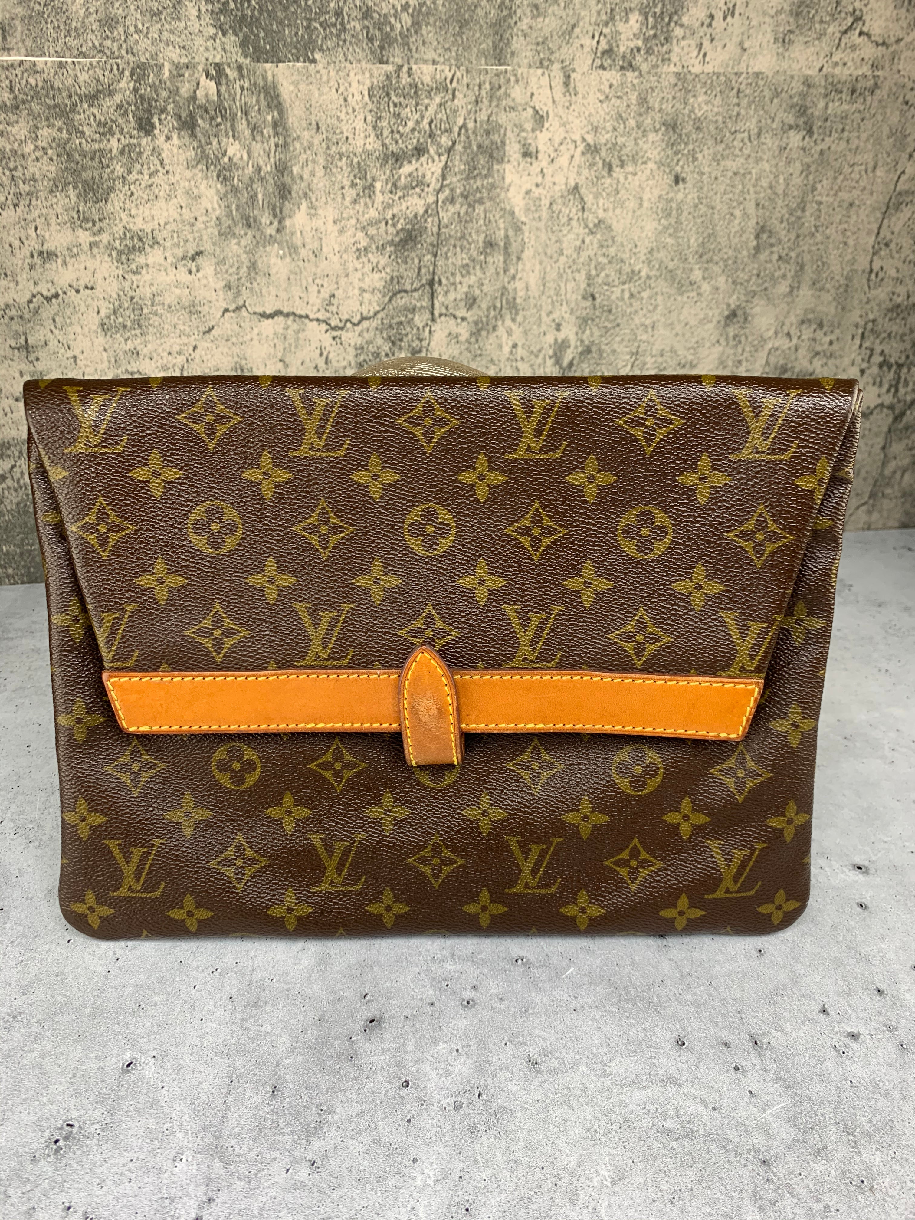 Louis Vuitton Clutch