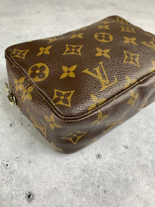 Louis Vuitton Trousse 18