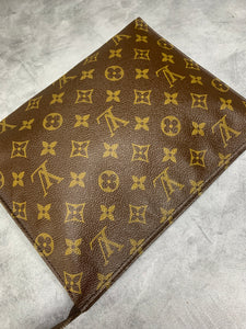 Louis Vuitton Toiletry 26