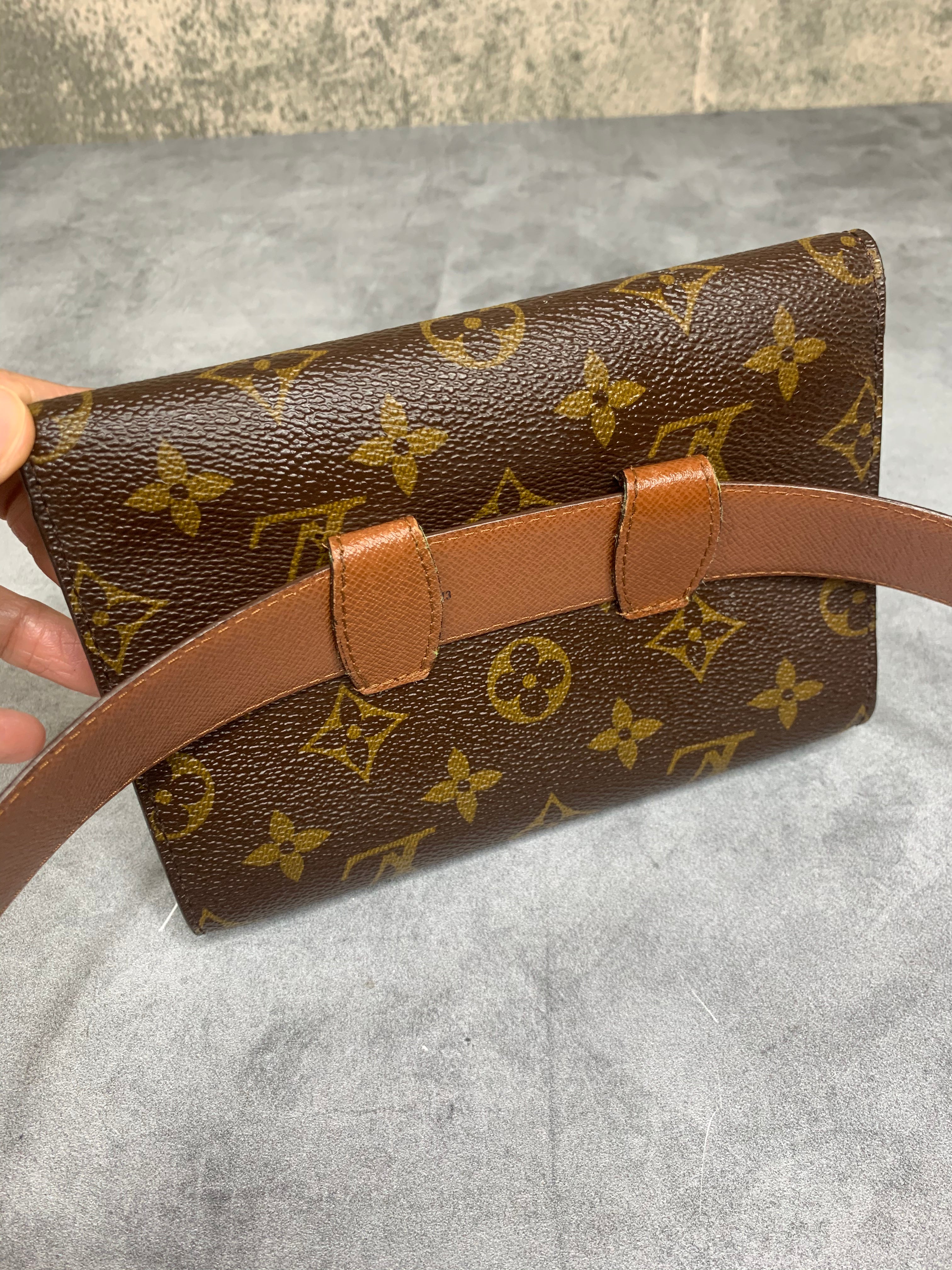 Louis vuitton fanny pack top vintage
