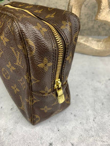 Louis Vuitton Trousse 28